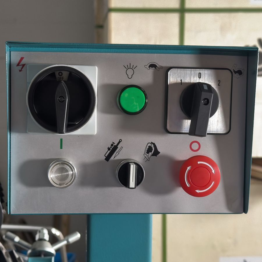 Ленточная пила по металлу AURA LM-220G/380 - фото