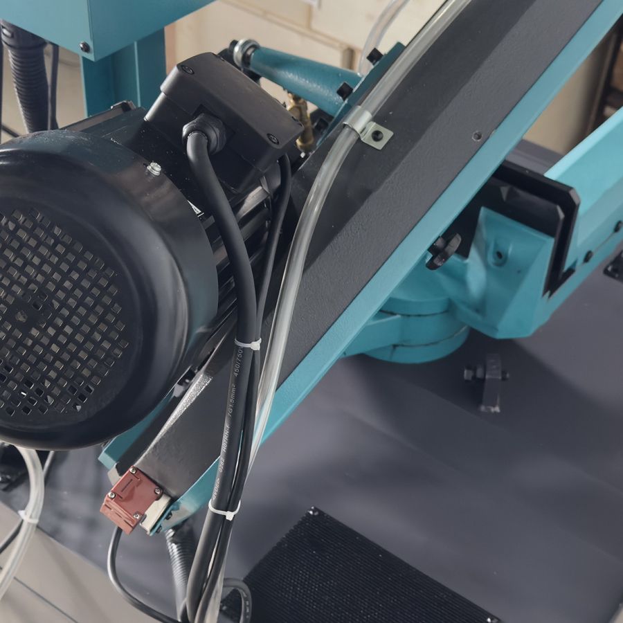 Ленточная пила по металлу AURA LM-220G/380 - фото