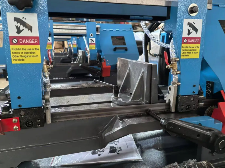 Ленточная пила по металлу MetalTec HBS 255 FH - фото