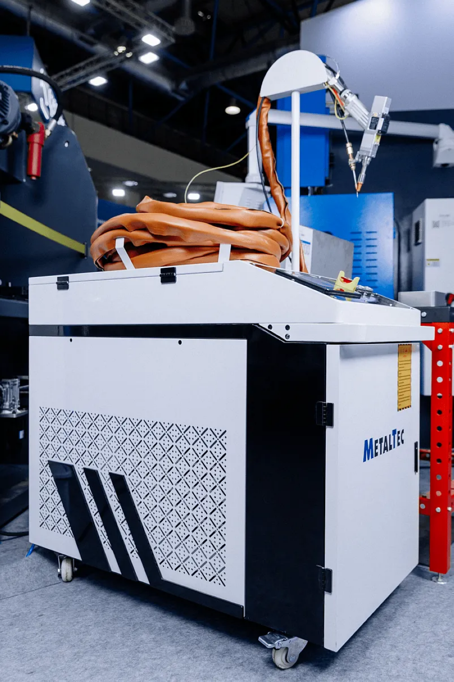 Оптоволоконная лазерная сварочная установка MetalTec WL 3000 - фото