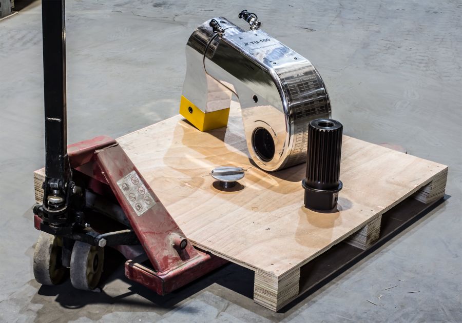 Гайковерт гидравлический TU-100 (100538Нм, приводной квадрат 3.5") - фото