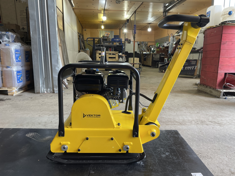 Виброплита VEKTOR VPG-140A - фото