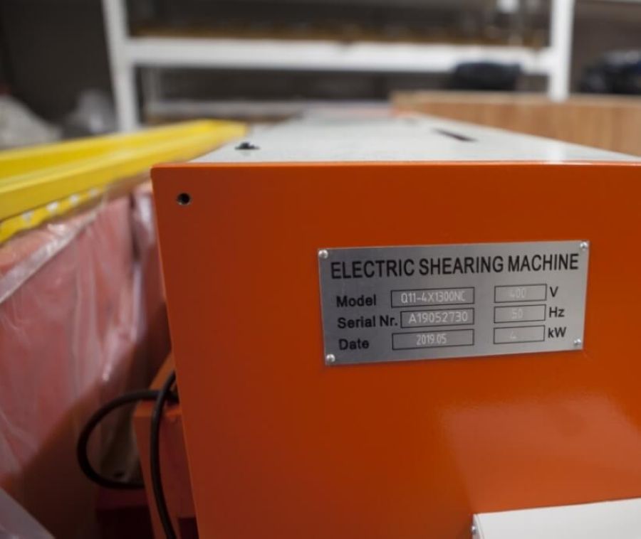 Гильотина электромеханическая Stalex Q11-4x1300NC - фото