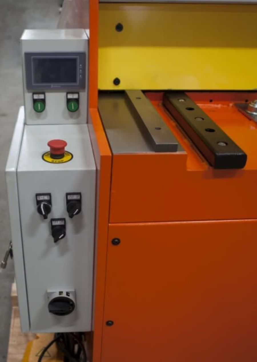 Гильотина электромеханическая Stalex Q11-4x1300NC - фото