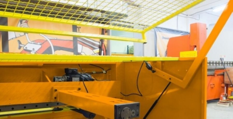 Гильотина электромеханическая Stalex Q11-4х2550NC - фото