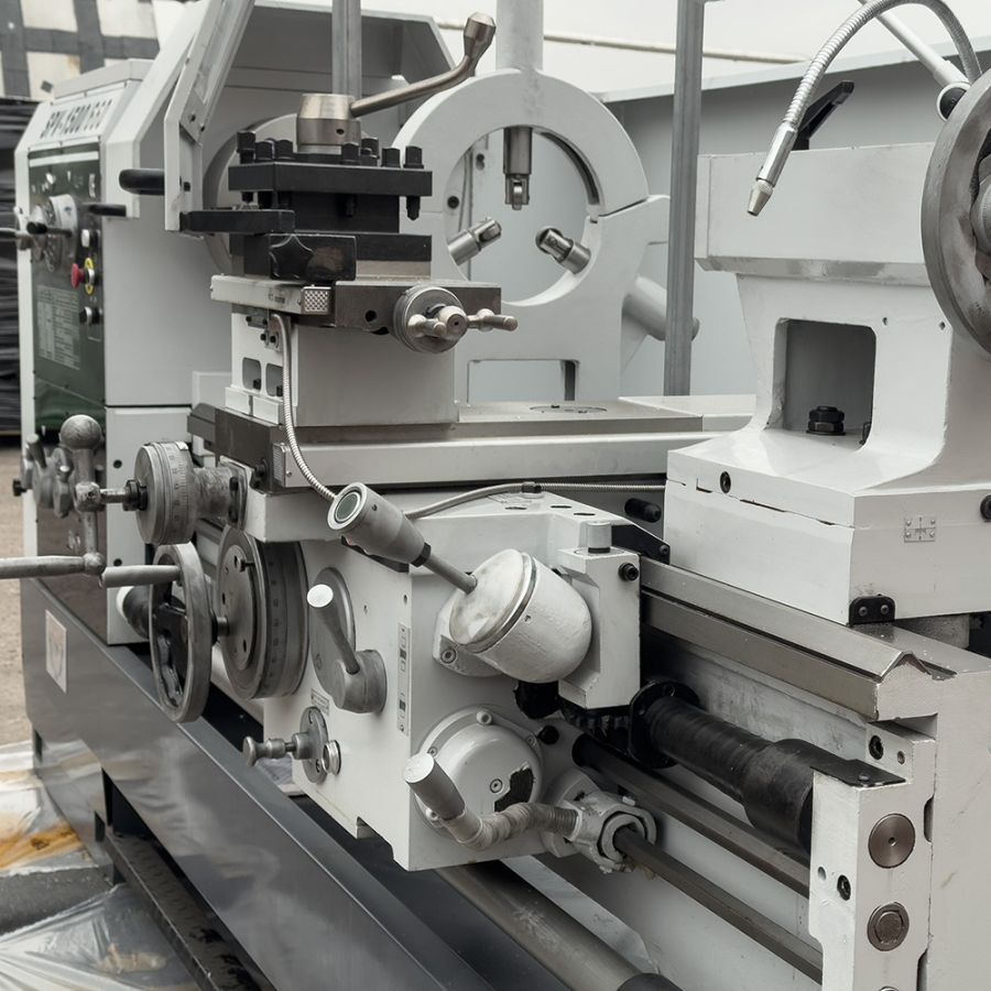 Универсальный токарный станок VISPROM SPV-1500/660 с УЦИ - фото