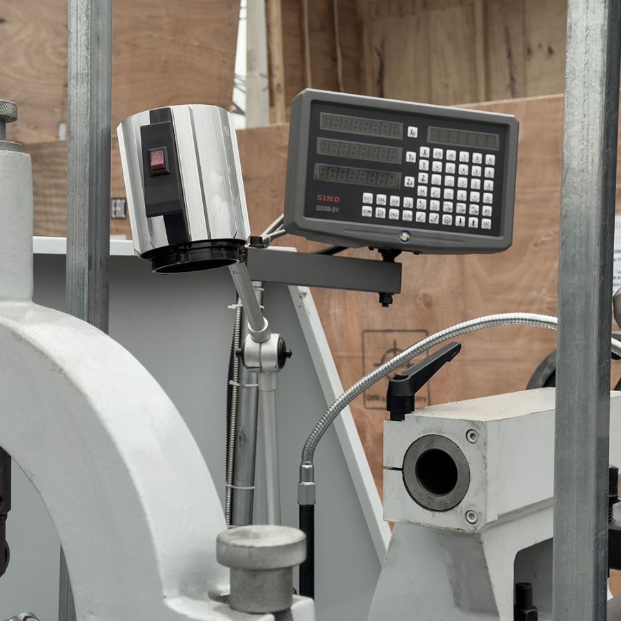 Универсальный токарный станок VISPROM SPV-1500/660 с УЦИ - фото