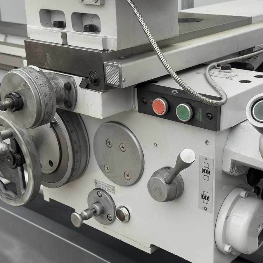 Универсальный токарный станок VISPROM SPV-1500/660 с УЦИ - фото