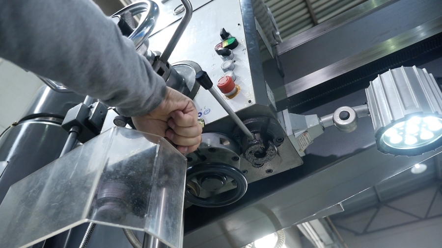 Радиально-сверлильный станок JET JRD-1600W - фото