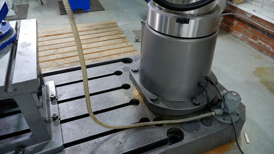 Радиально-сверлильный станок JET JRD-1600W - фото