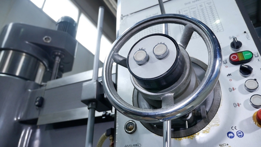 Радиально-сверлильный станок JET JRD-1600W - фото