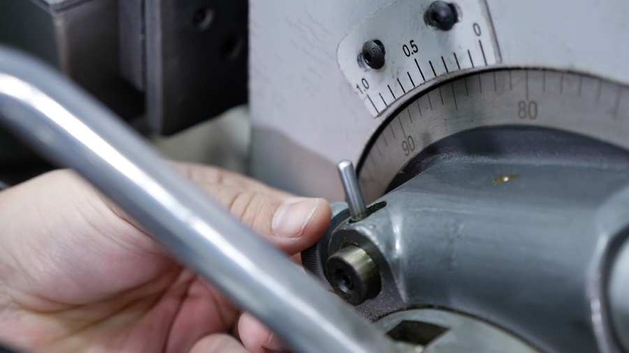 Радиально-сверлильный станок JET JRD-1600W - фото