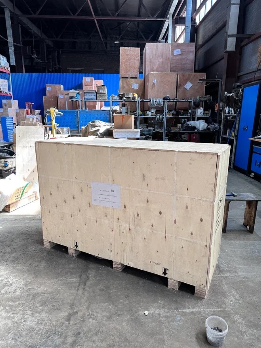 Ленточная пила по металлу MetMachine LSZ1523 - фото