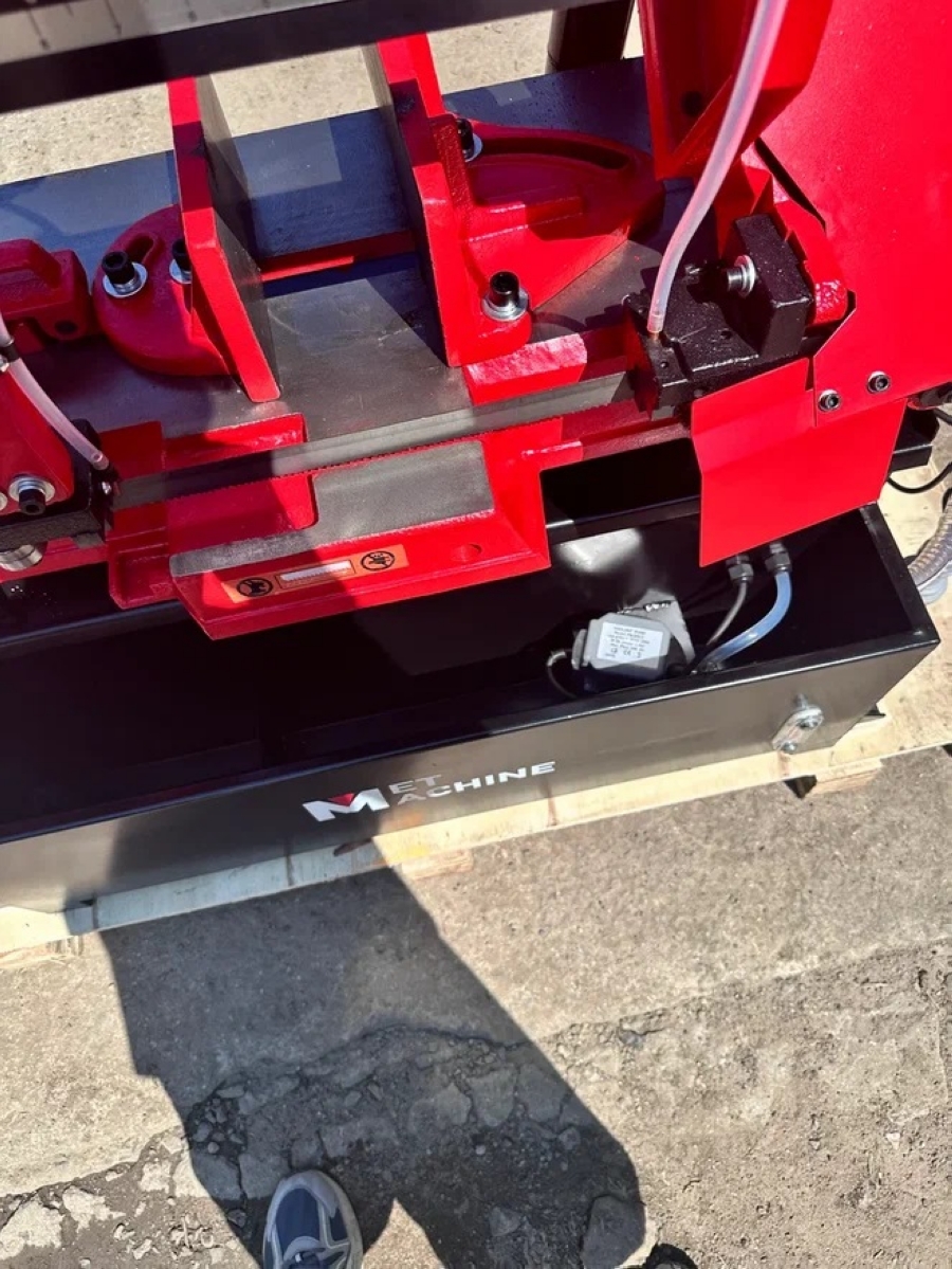 Ленточная пила по металлу MetMachine LSZ1523 - фото