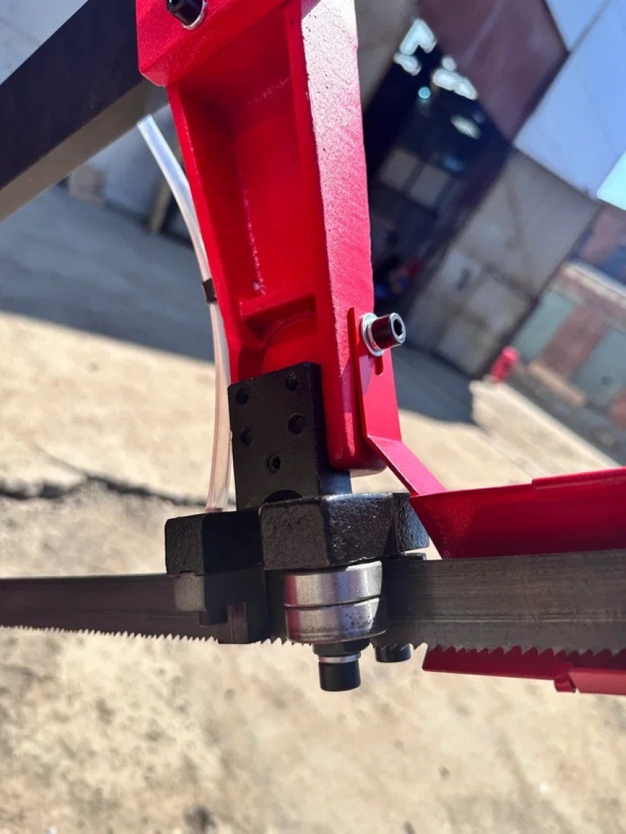 Ленточная пила по металлу MetMachine LSZ1523 - фото