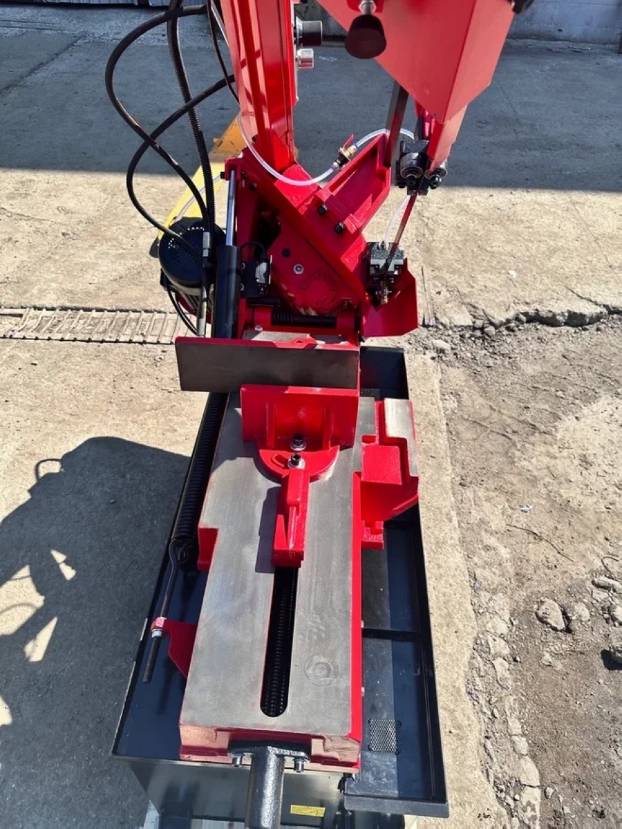 Ленточная пила по металлу MetMachine LSZ1523 - фото