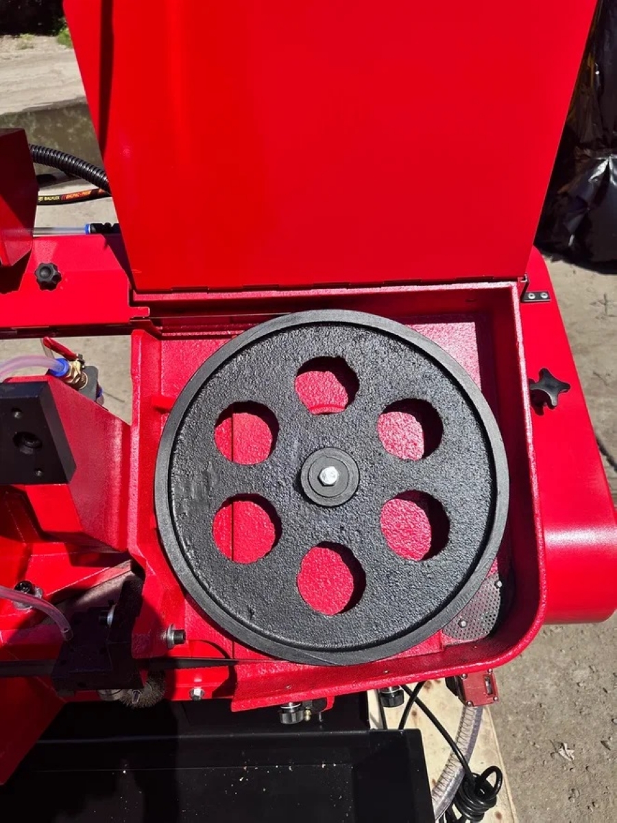 Ленточная пила по металлу MetMachine LSZ1523 - фото