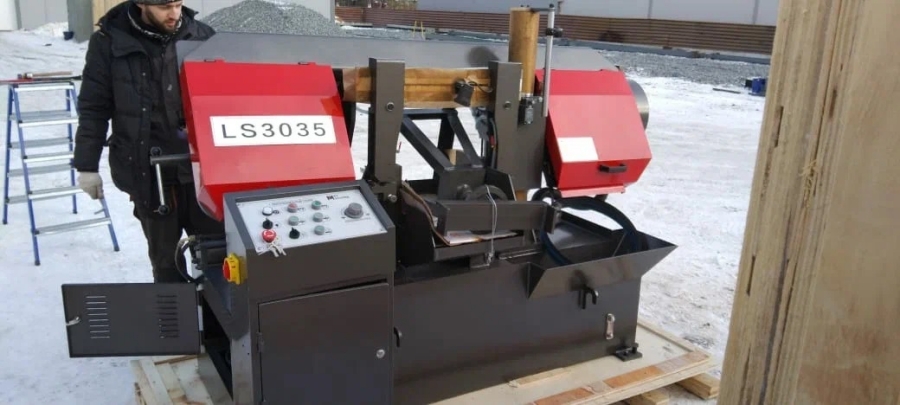 Двухколонный полуавтоматический ленточнопильный станок MetMachine LS3035-0L00T0 - фото