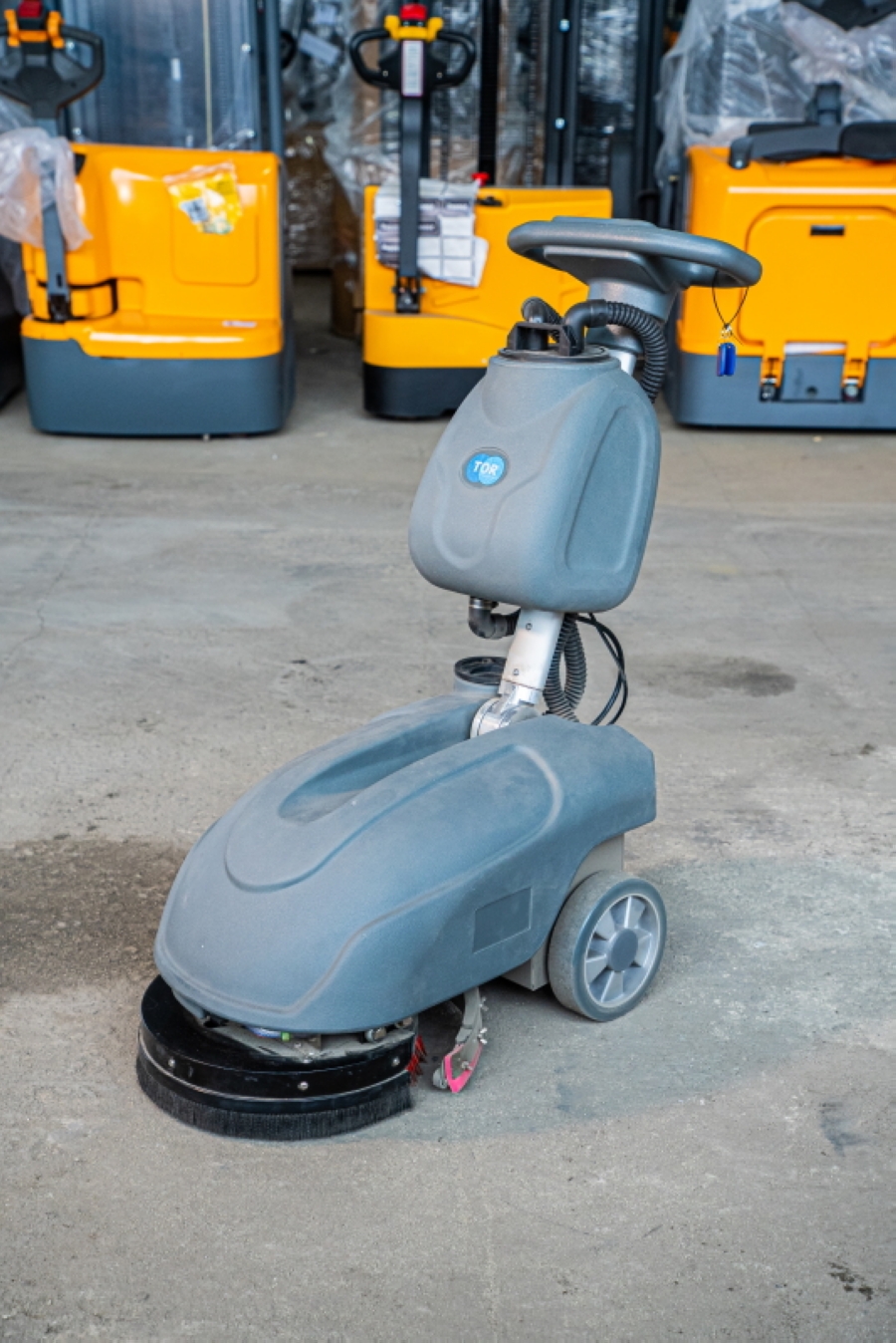 Машина поломоечная с АКБ GEL 24/35 В/Ач TOR MINI 350 - фото