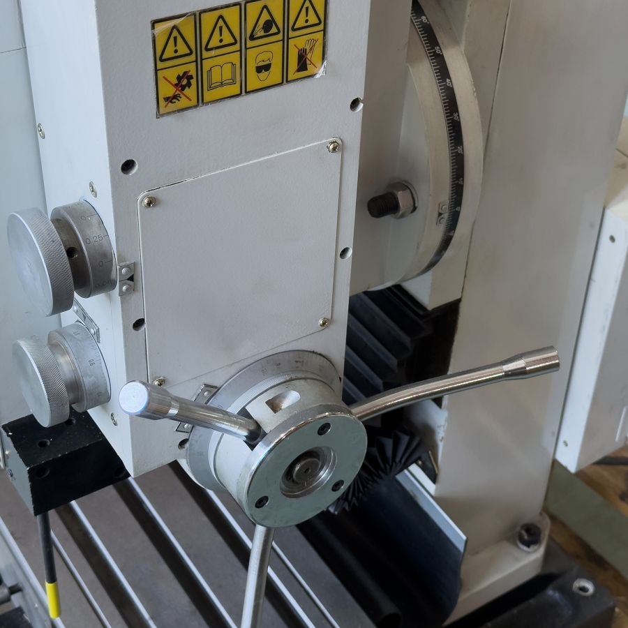 Вертикально-фрезерный станок PROMA FP-48SP - фото