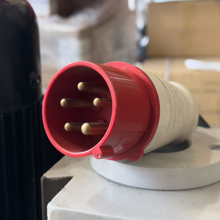 Вертикально-фрезерный станок PROMA FP-48SP - фото